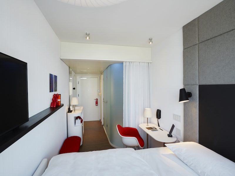 CitizenM hotel modular room